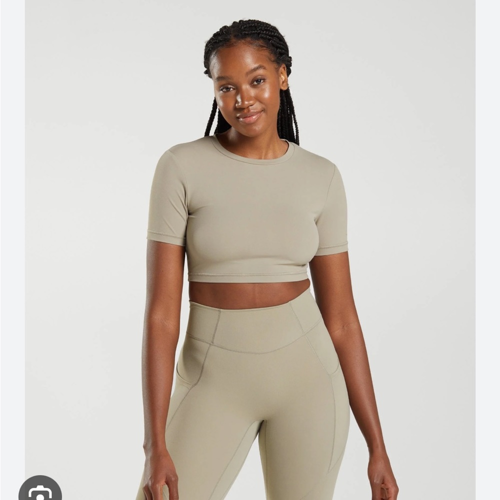 🦈Gymshark’s X Whitney Simmons Crop Top🦈